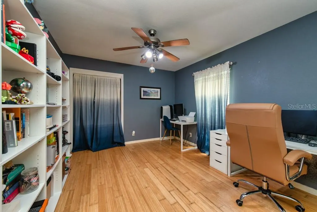 1013 HALLWOOD LOOP