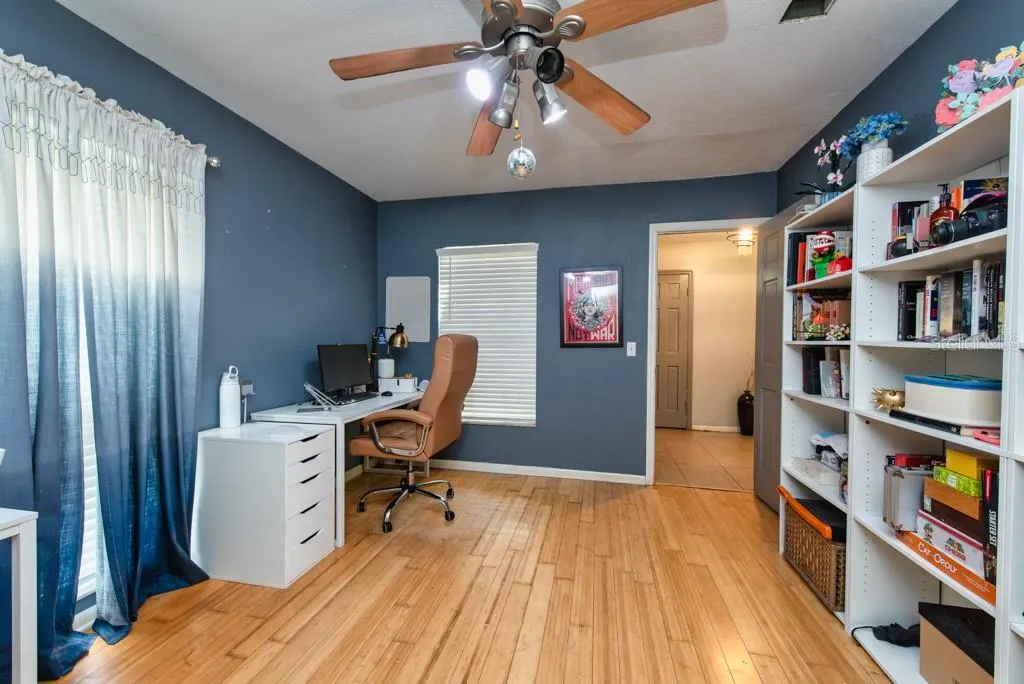 1013 HALLWOOD LOOP