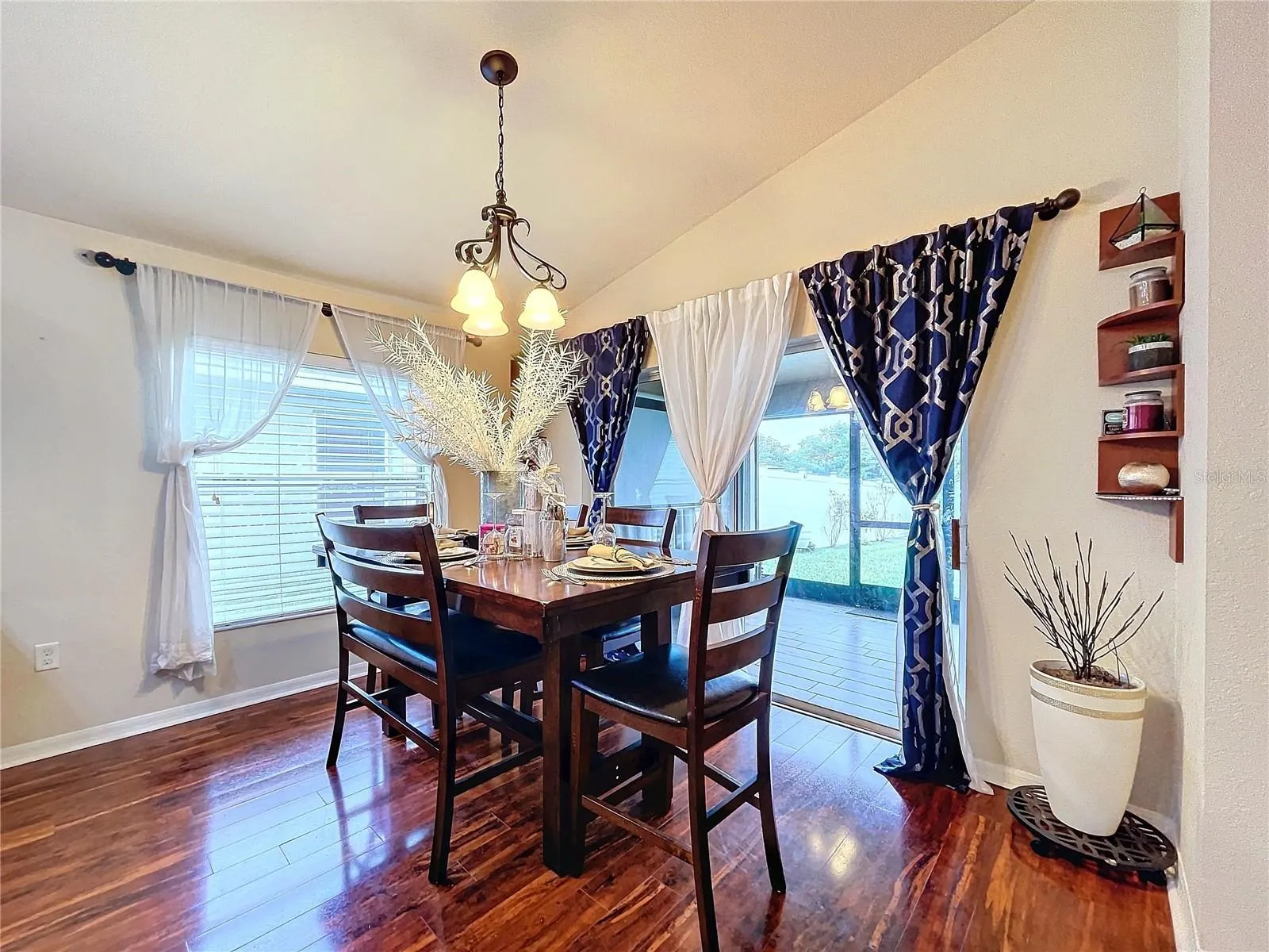 11338 SOUTHWIND LAKE DR