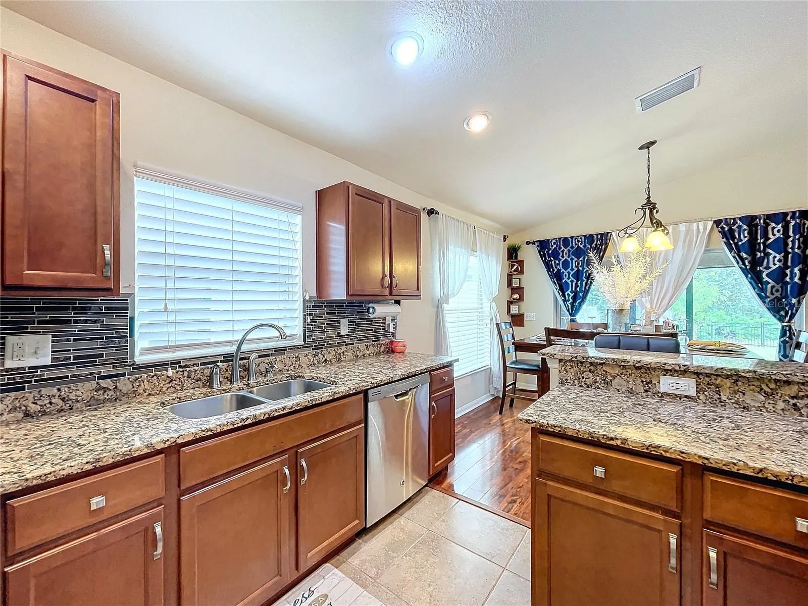 11338 SOUTHWIND LAKE DR