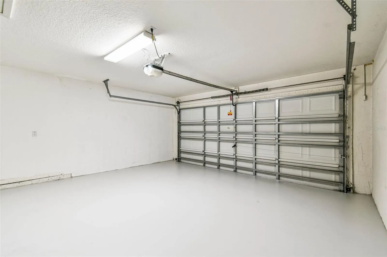 19207 ROBIN PERCH LN