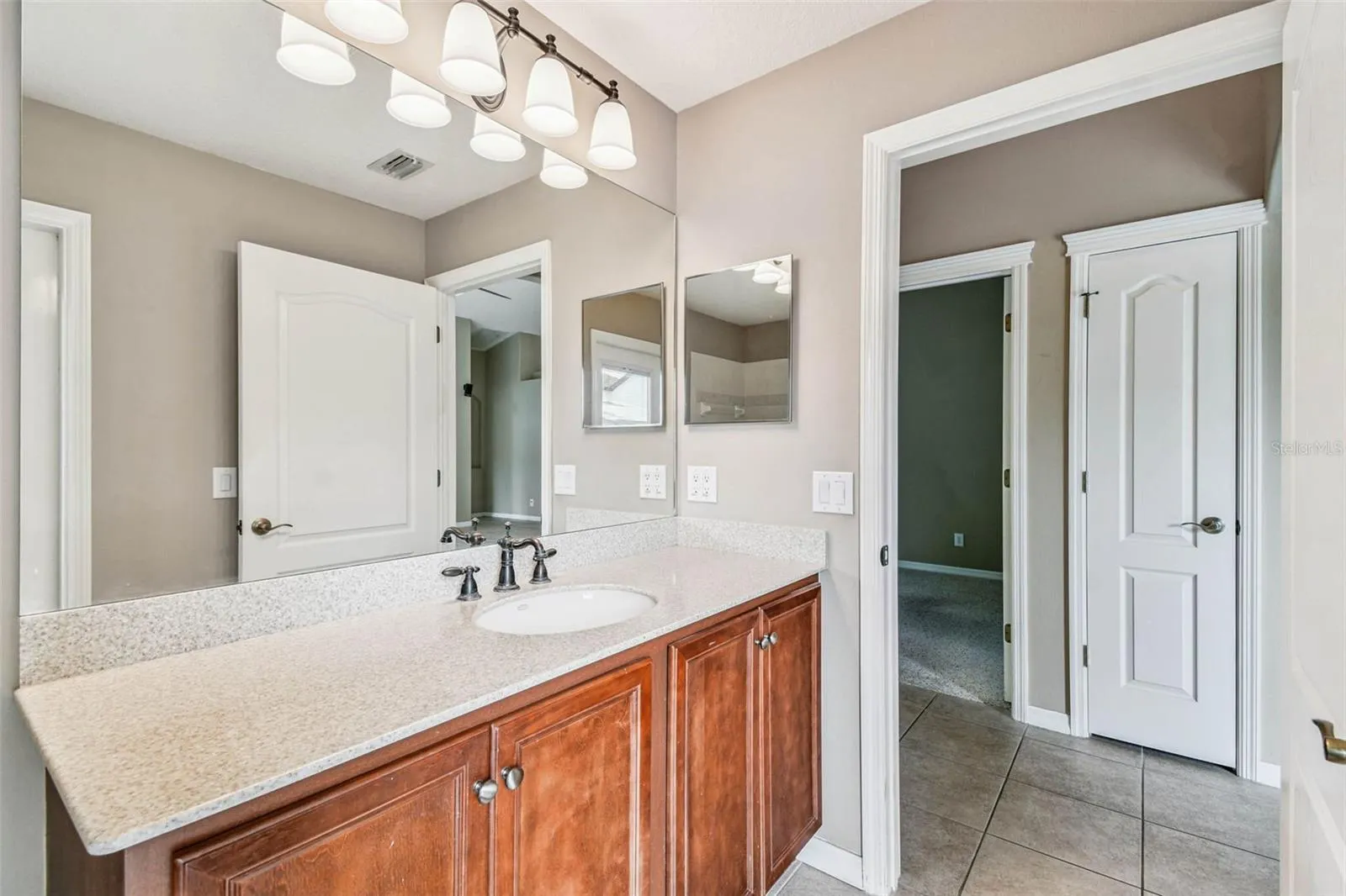 19207 ROBIN PERCH LN