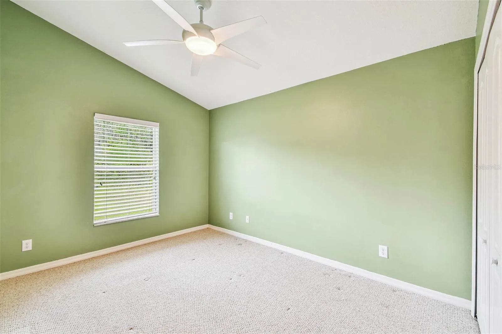 19207 ROBIN PERCH LN