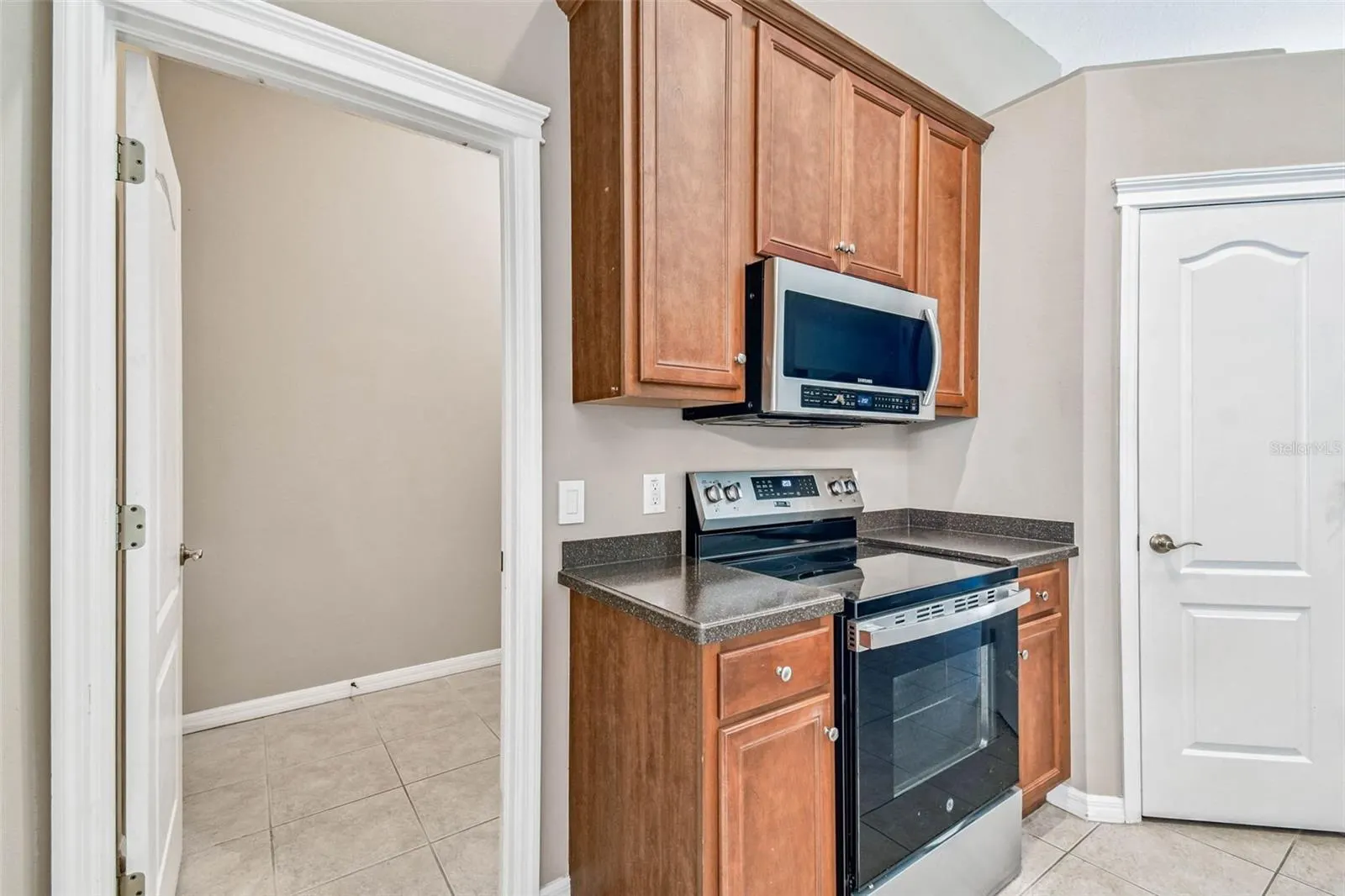 19207 ROBIN PERCH LN
