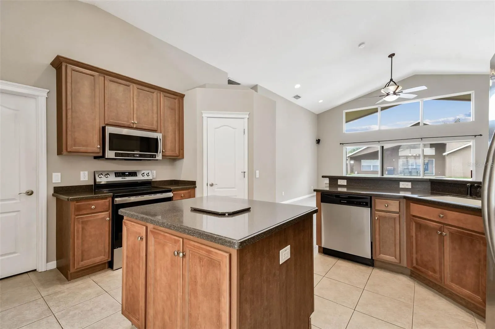 19207 ROBIN PERCH LN