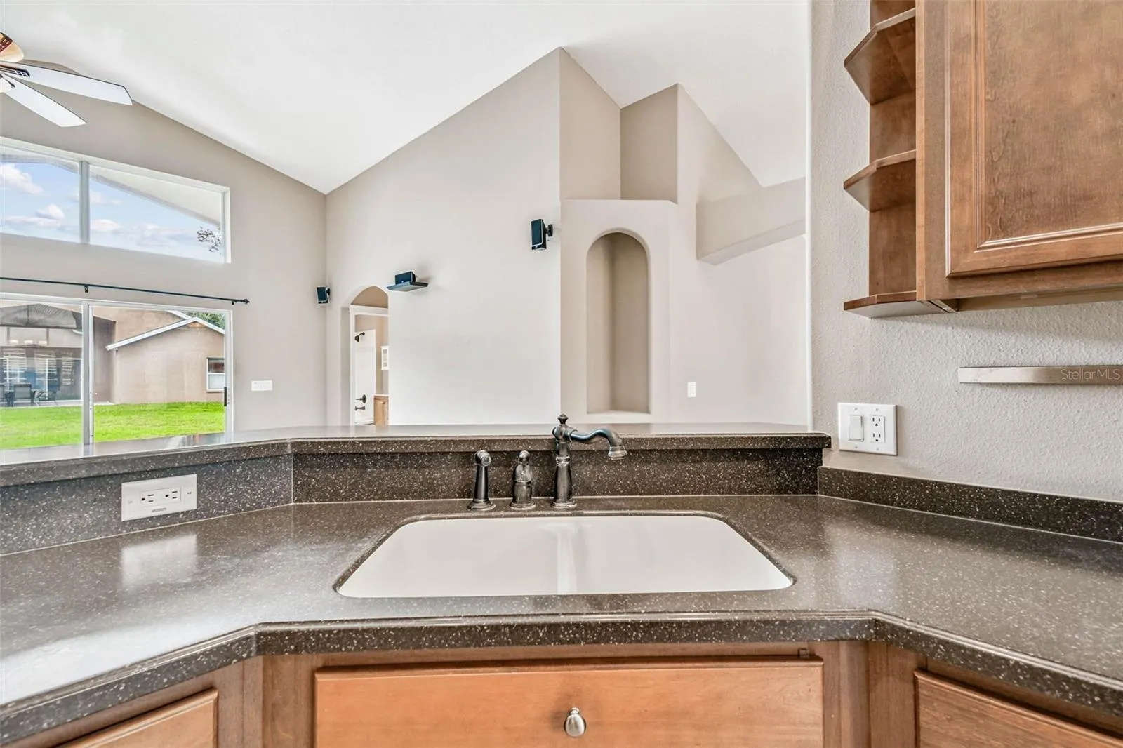 19207 ROBIN PERCH LN