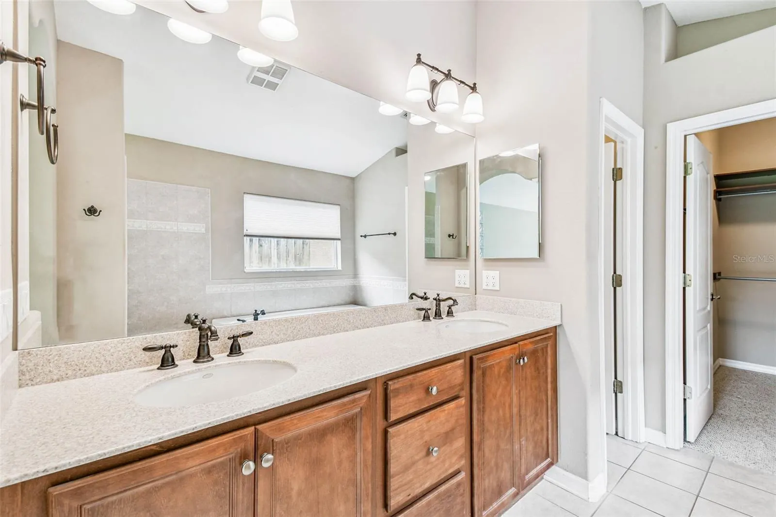 19207 ROBIN PERCH LN