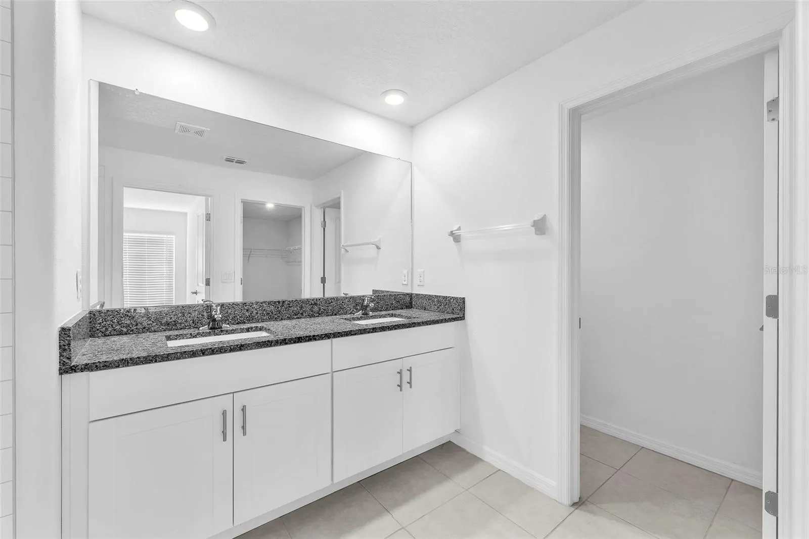 5518 BLUE AZURE DR