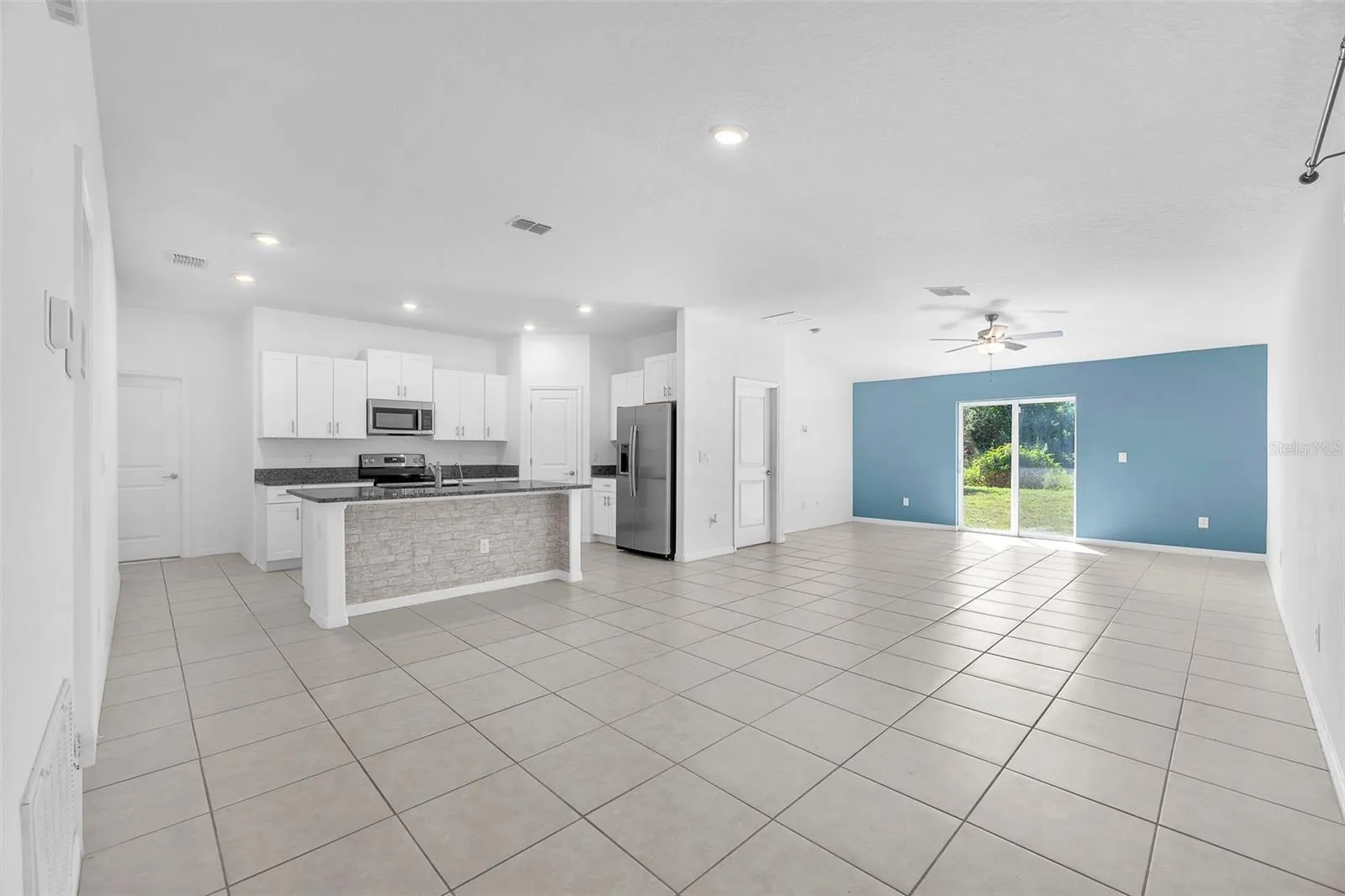 5518 BLUE AZURE DR