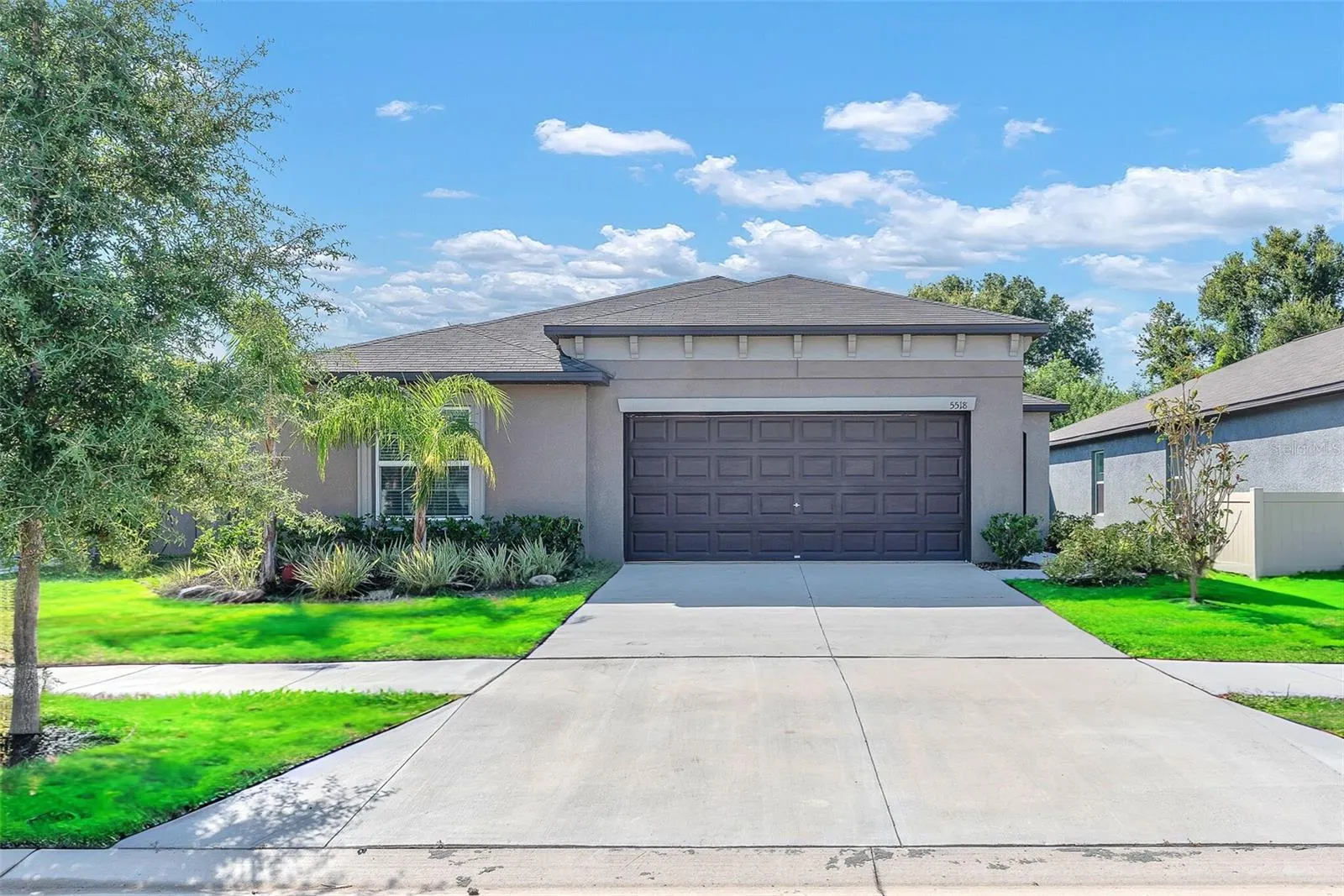 5518 BLUE AZURE DR