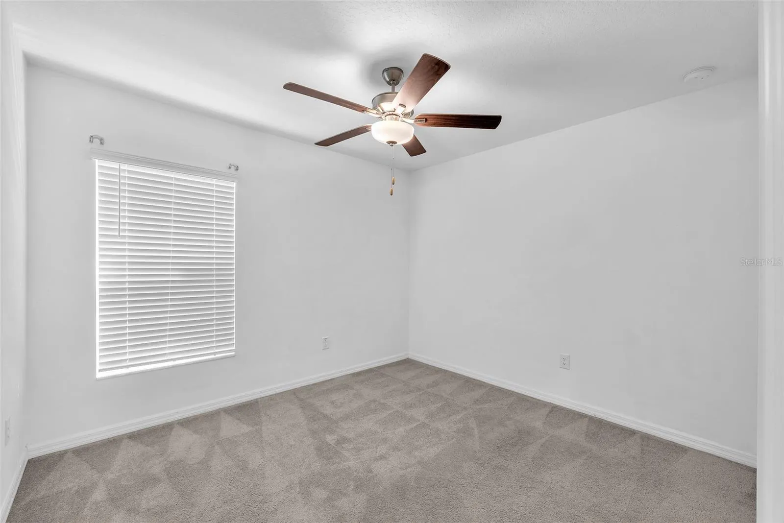 5518 BLUE AZURE DR