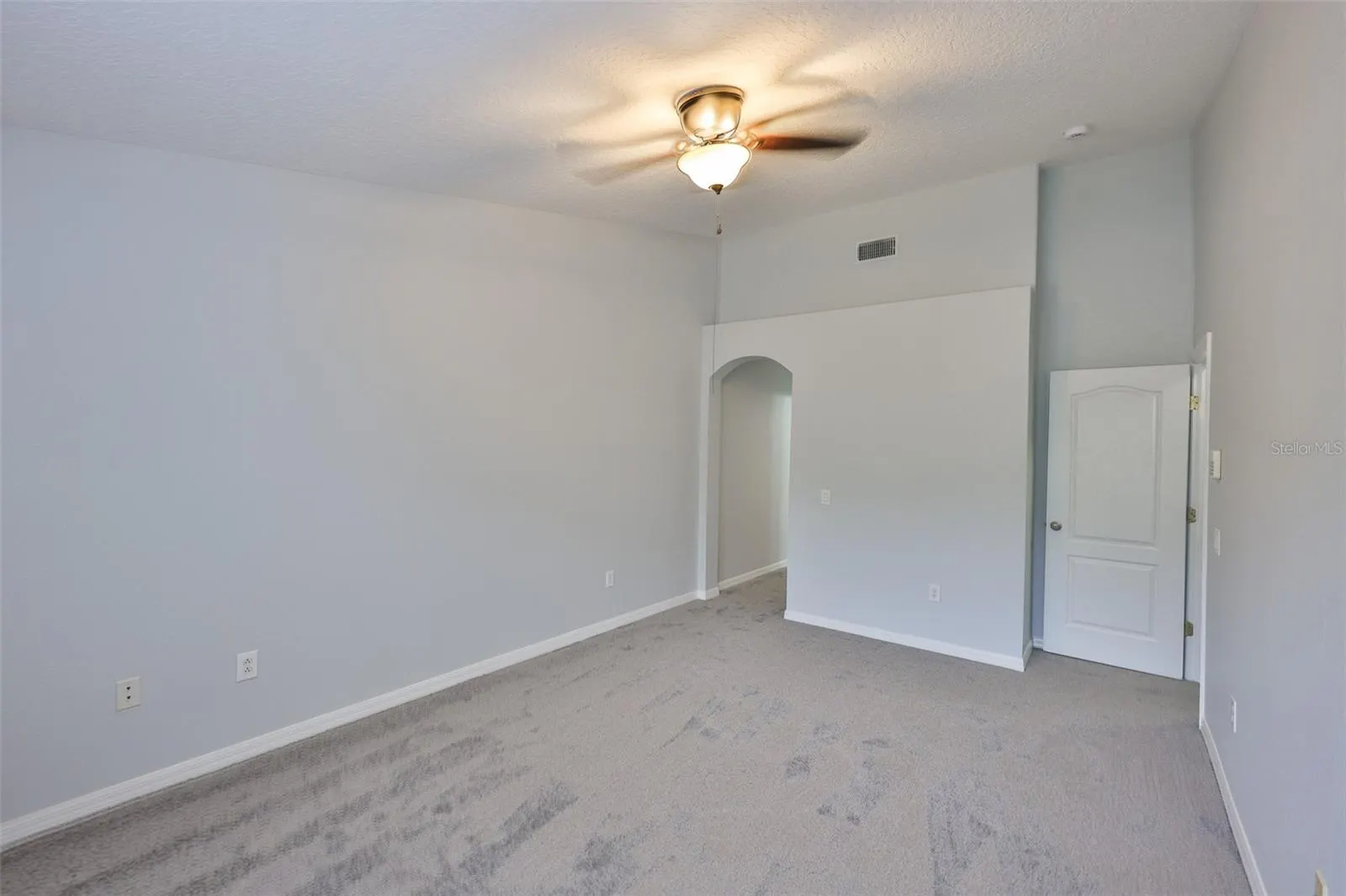 13127 KINGS CROSSING DR