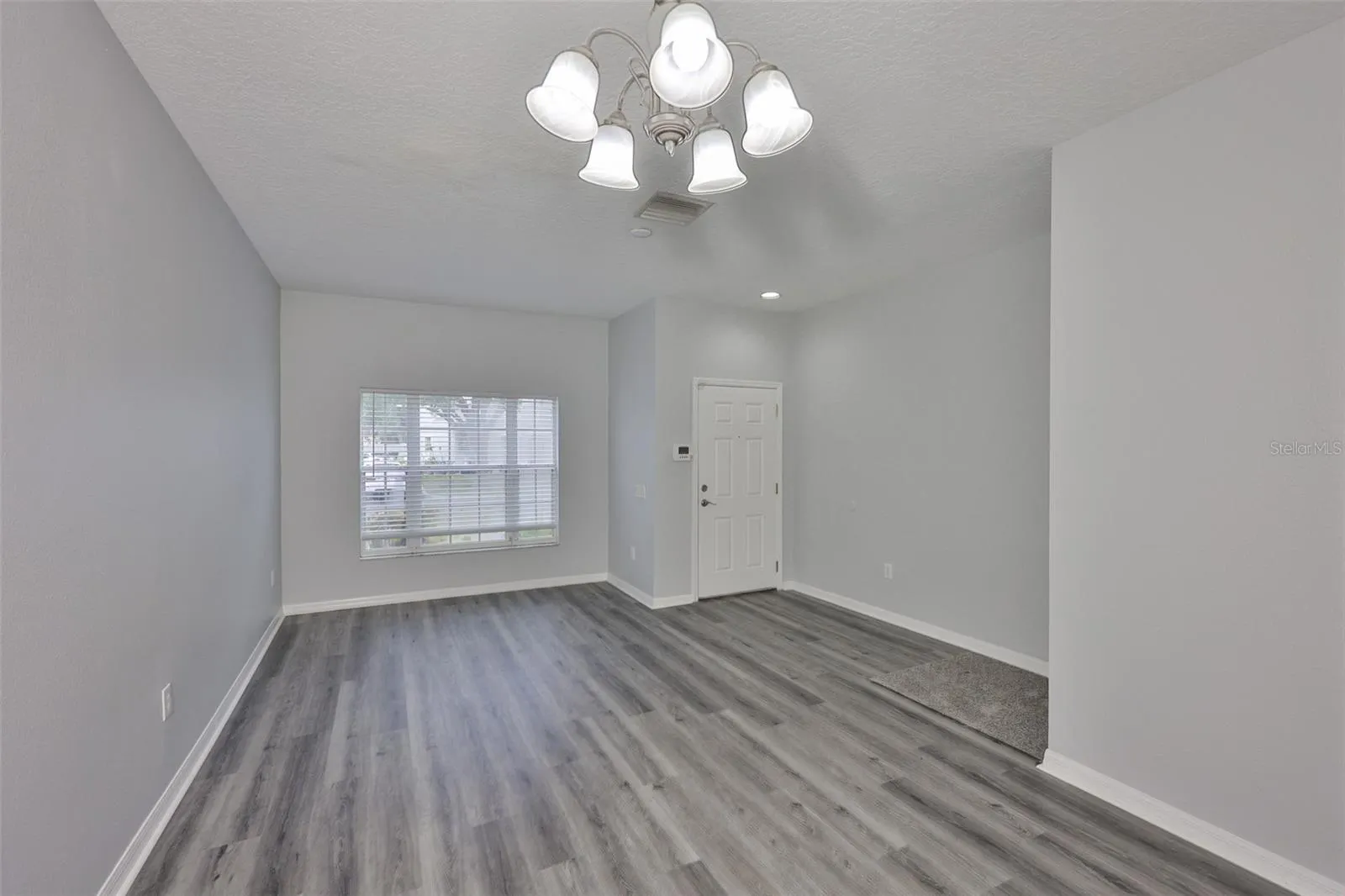 13127 KINGS CROSSING DR