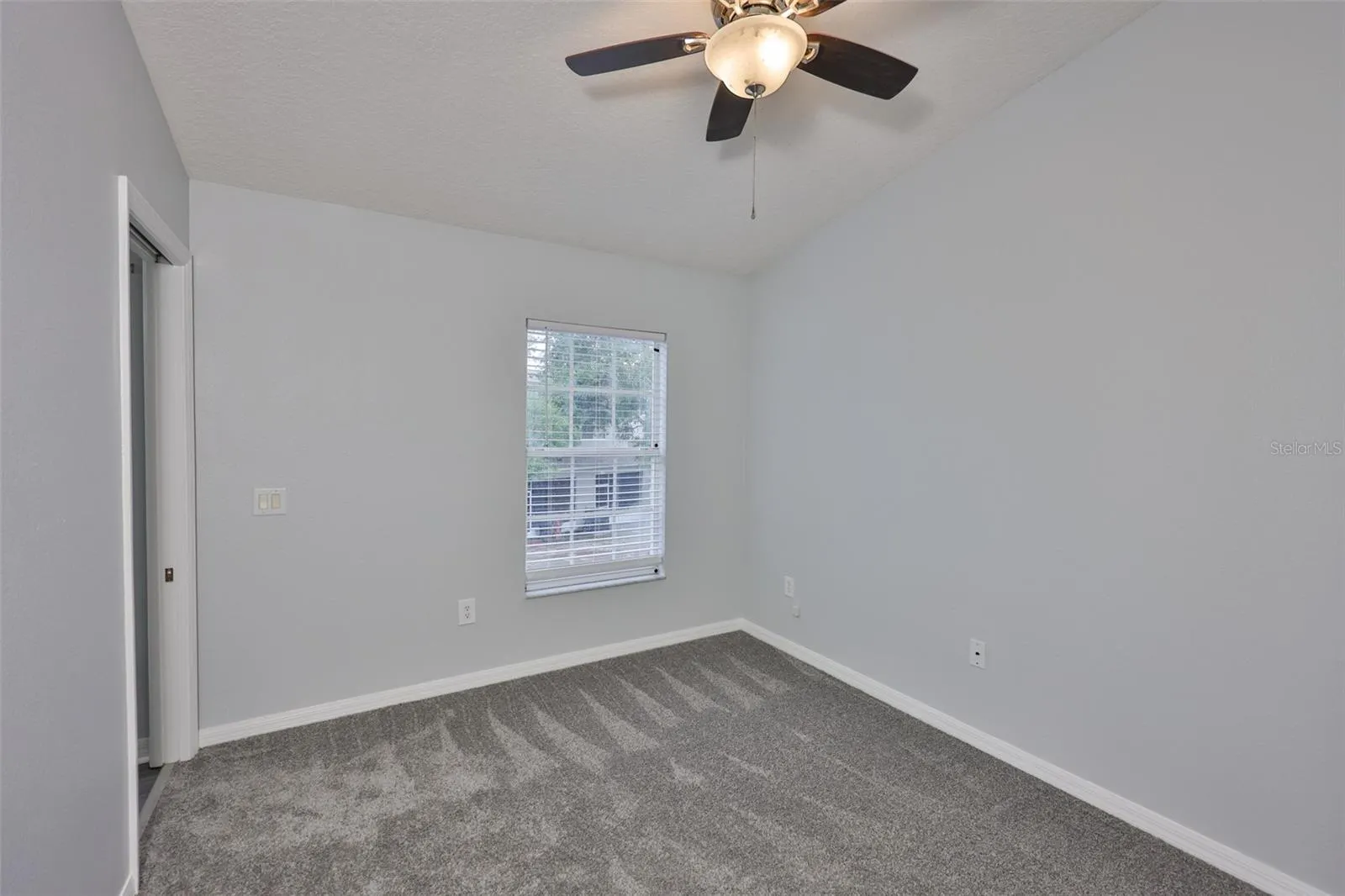 13127 KINGS CROSSING DR