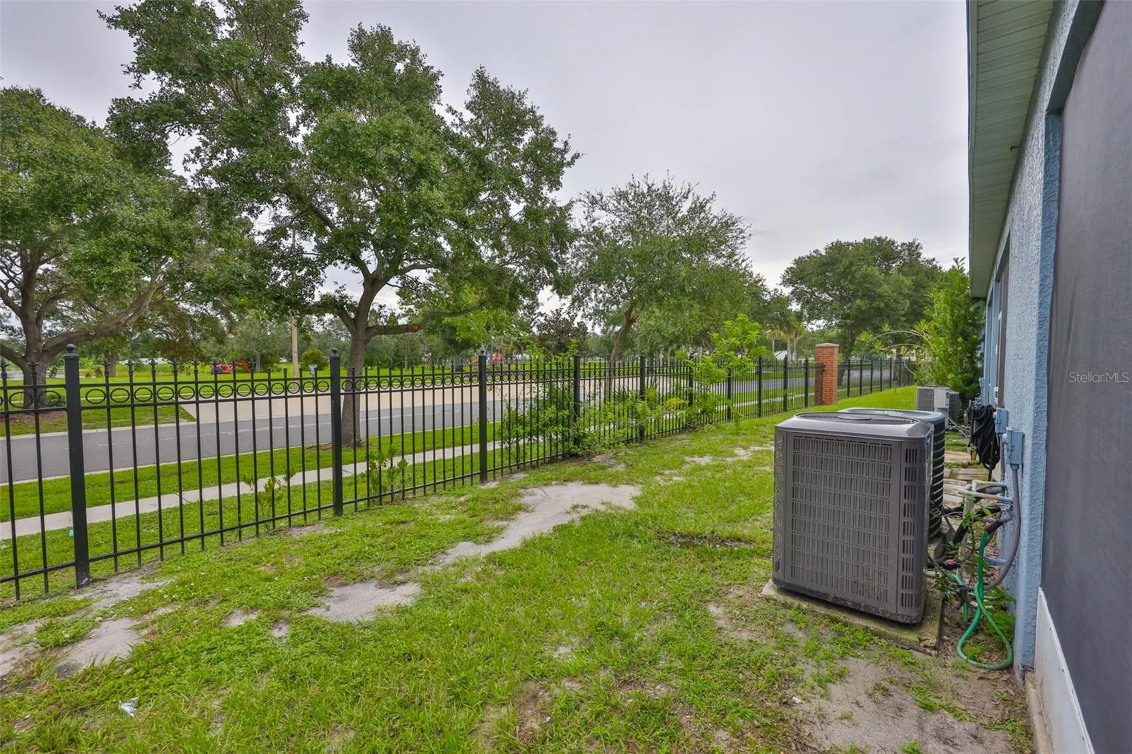 13127 KINGS CROSSING DR