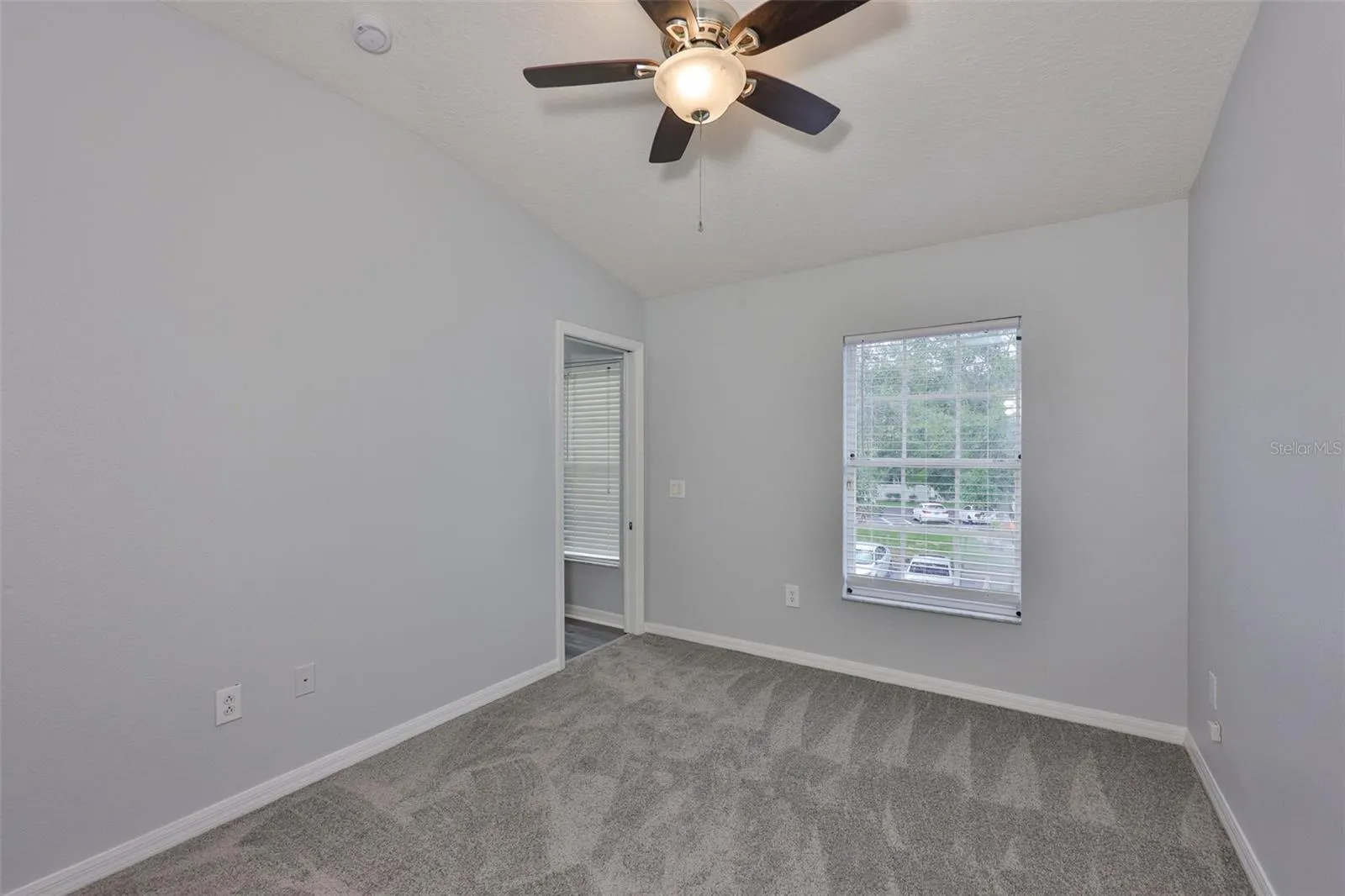 13127 KINGS CROSSING DR