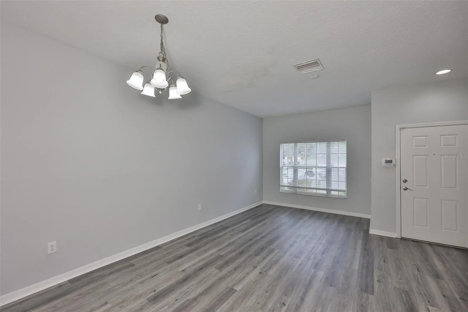 13127 KINGS CROSSING DR