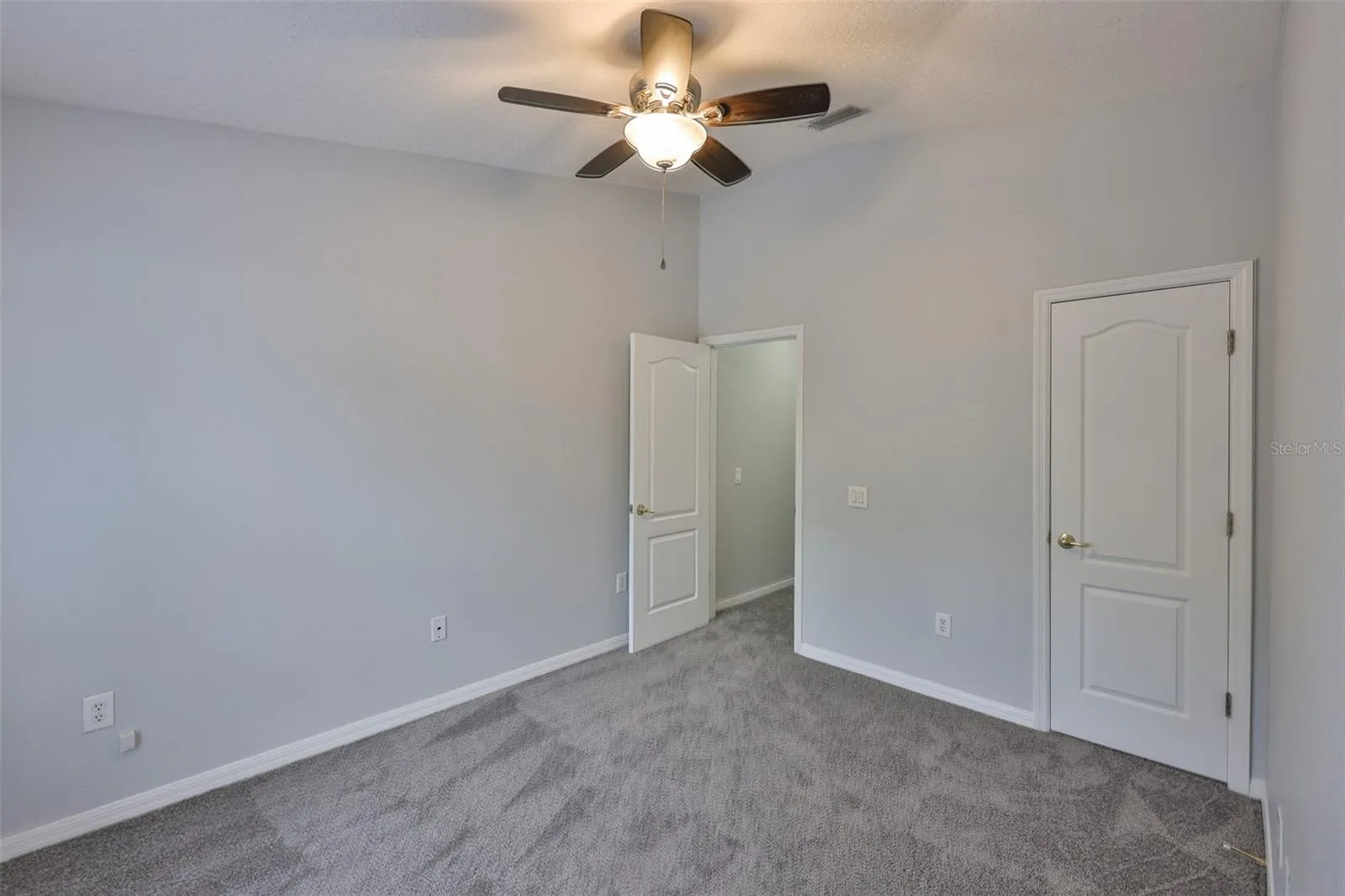 13127 KINGS CROSSING DR