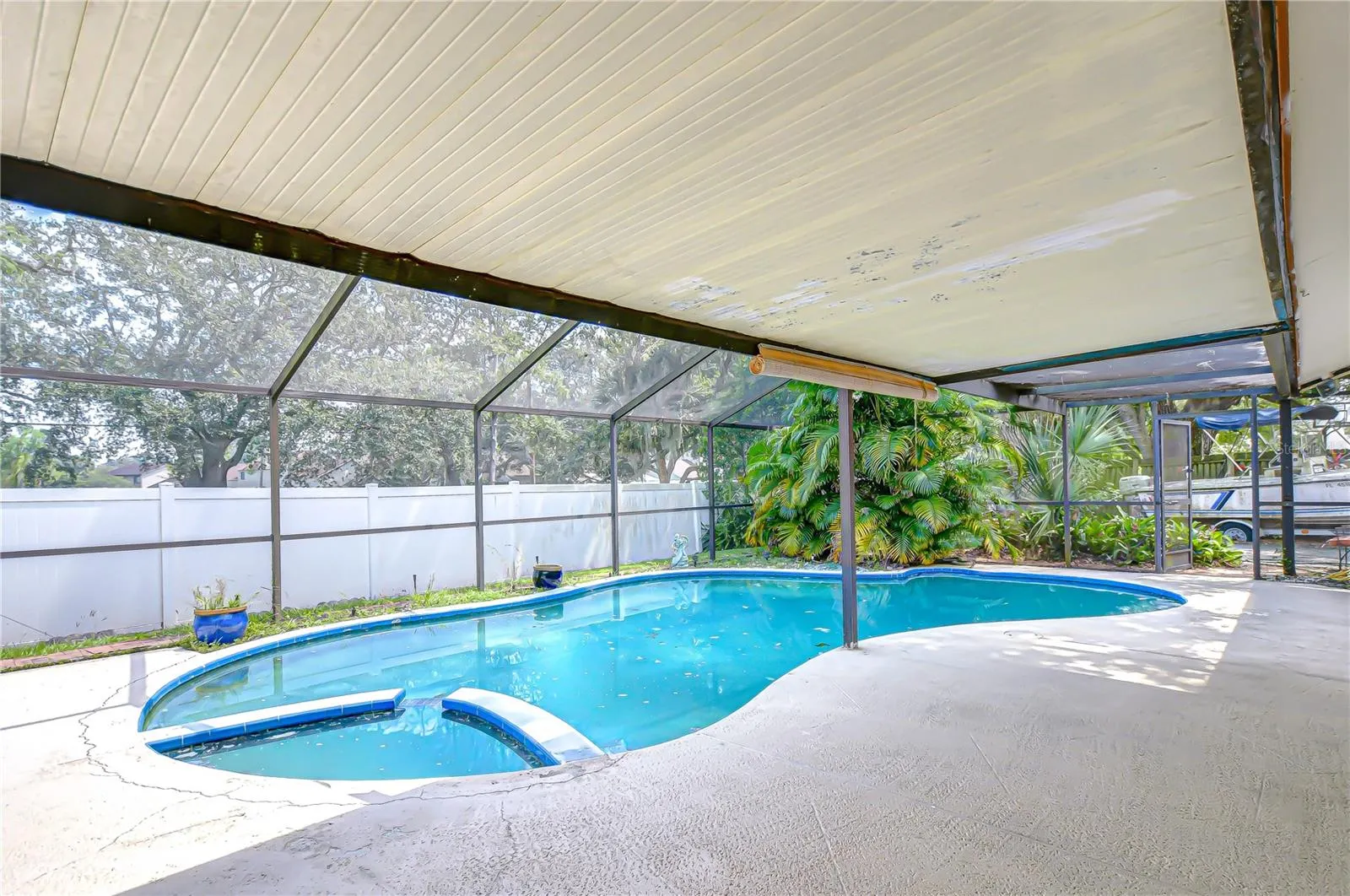 7613 S SANIBEL CIR