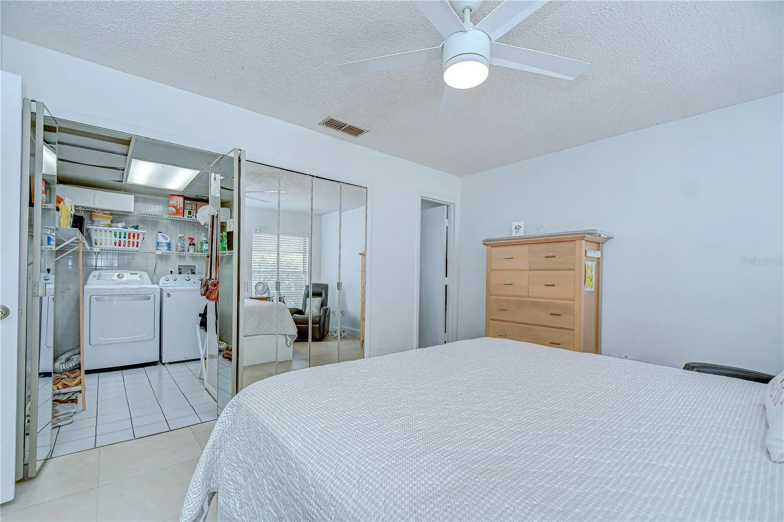 7613 S SANIBEL CIR
