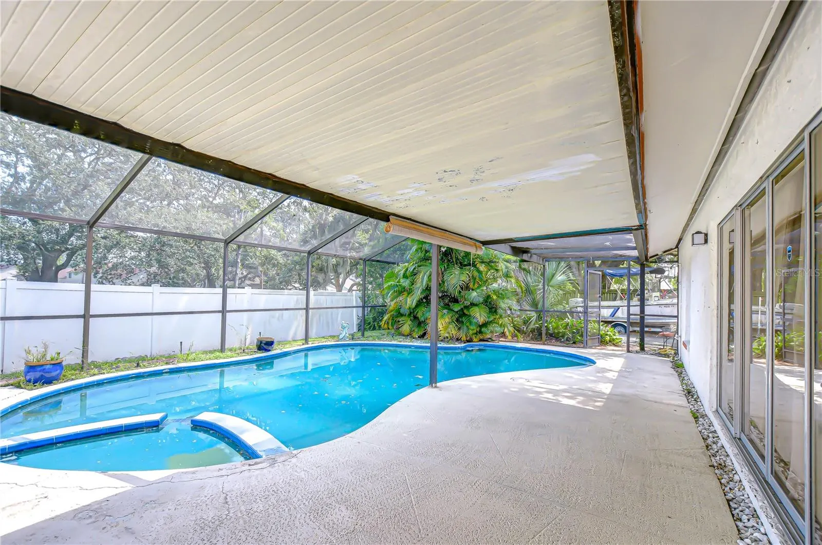 7613 S SANIBEL CIR