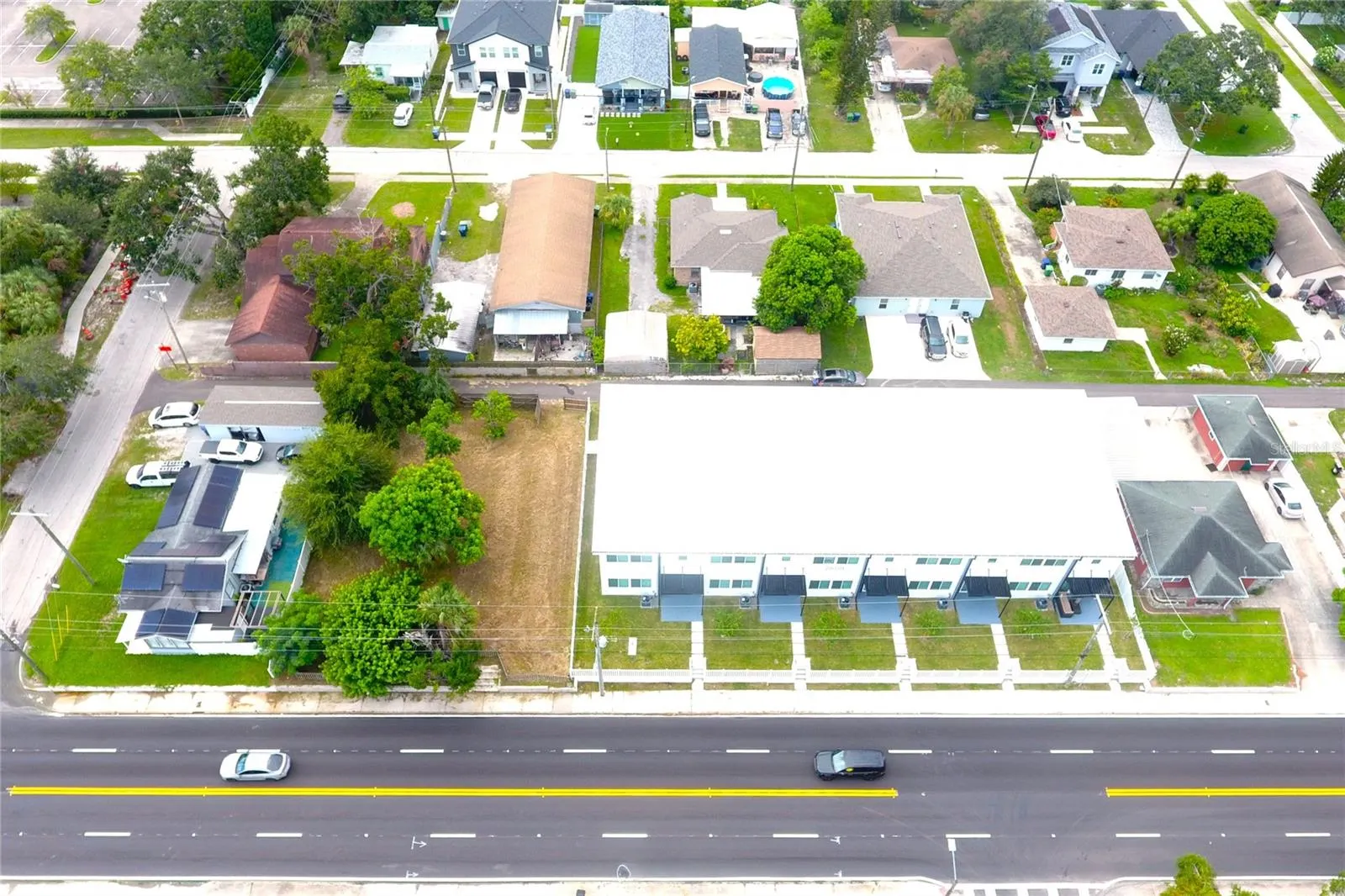 2606 W COLUMBUS DR