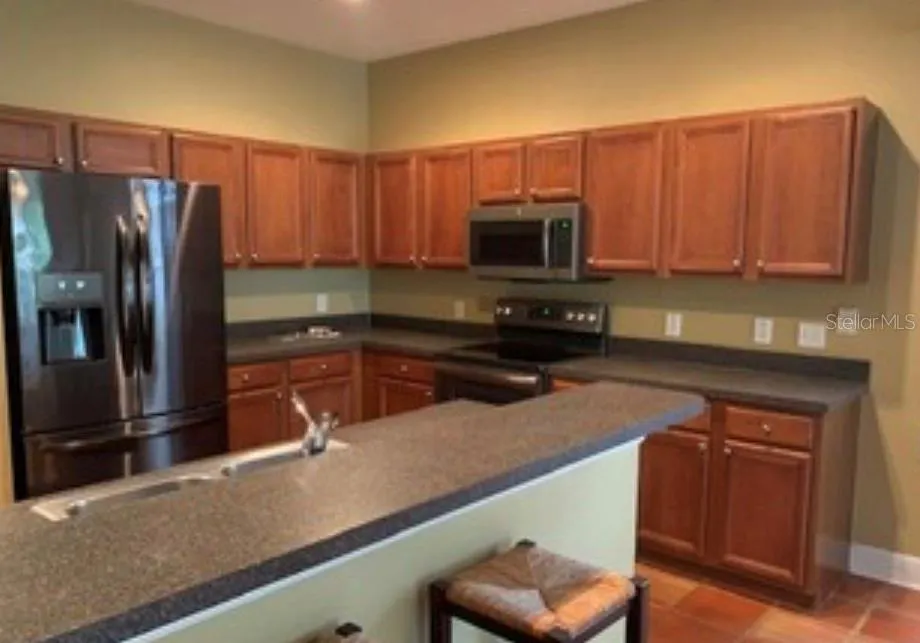 5012 MIRROR RIDGE CT