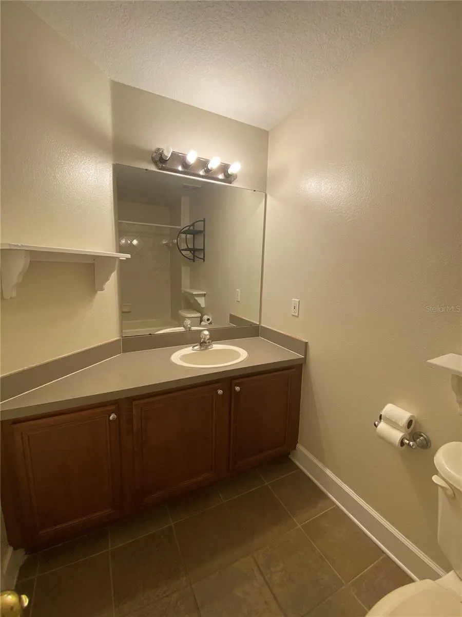 5012 MIRROR RIDGE CT