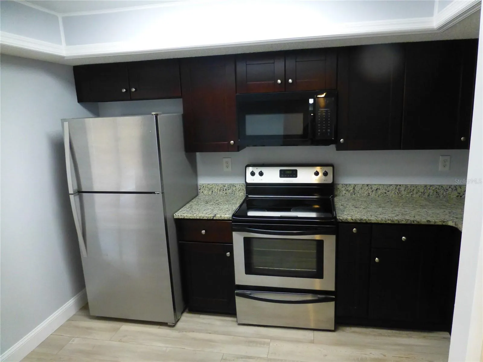 110 LAKESIDE DR #10, #10