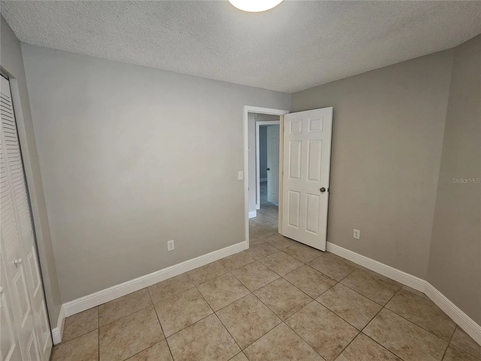 1407 MOHRLAKE DR