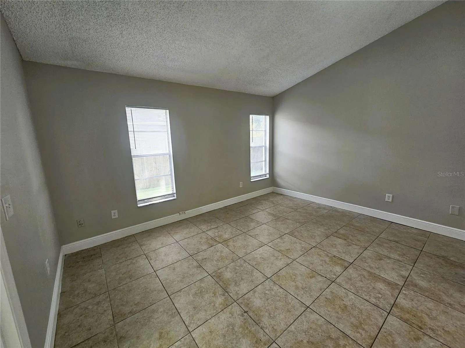 1407 MOHRLAKE DR