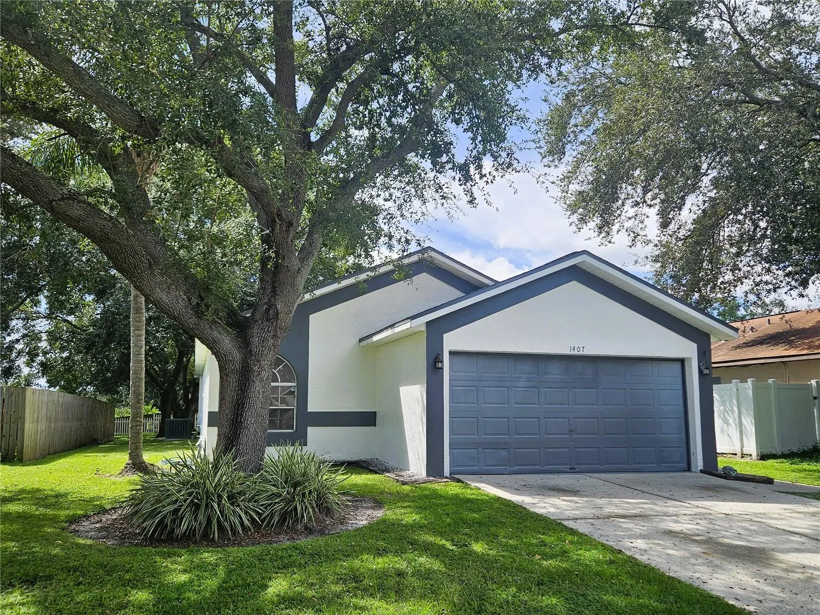 1407 MOHRLAKE DR