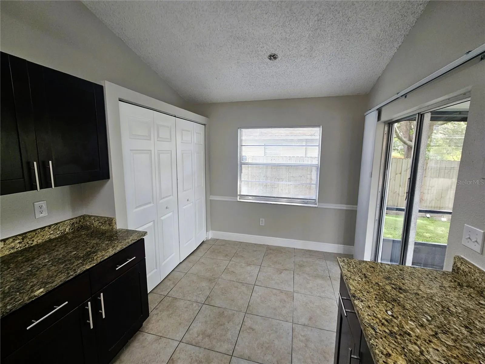 1407 MOHRLAKE DR