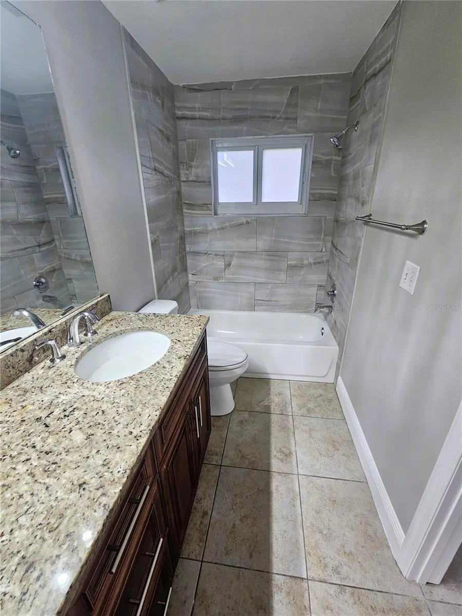 1407 MOHRLAKE DR