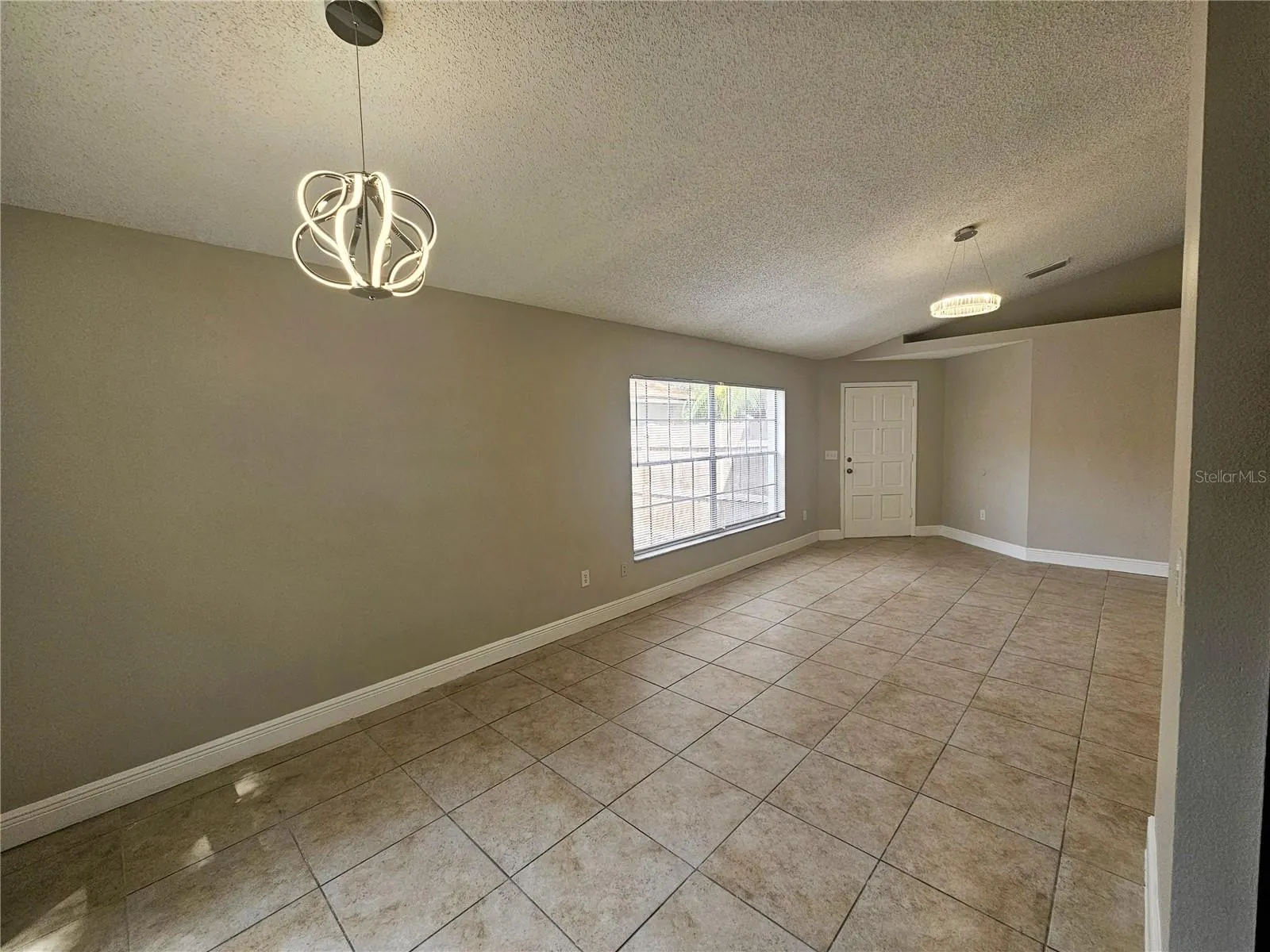 1407 MOHRLAKE DR