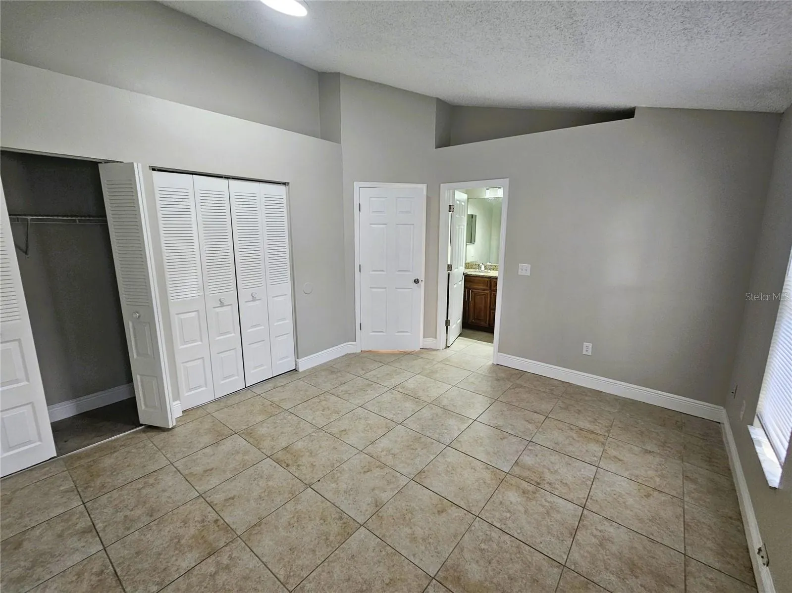 1407 MOHRLAKE DR