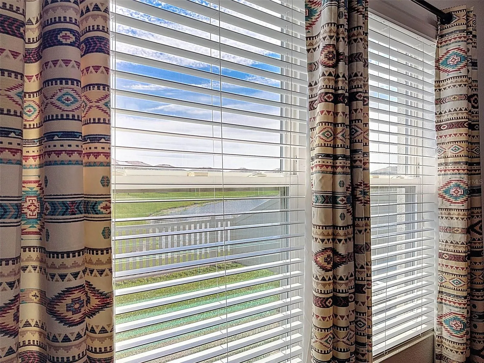8089 PELICAN REED CIR