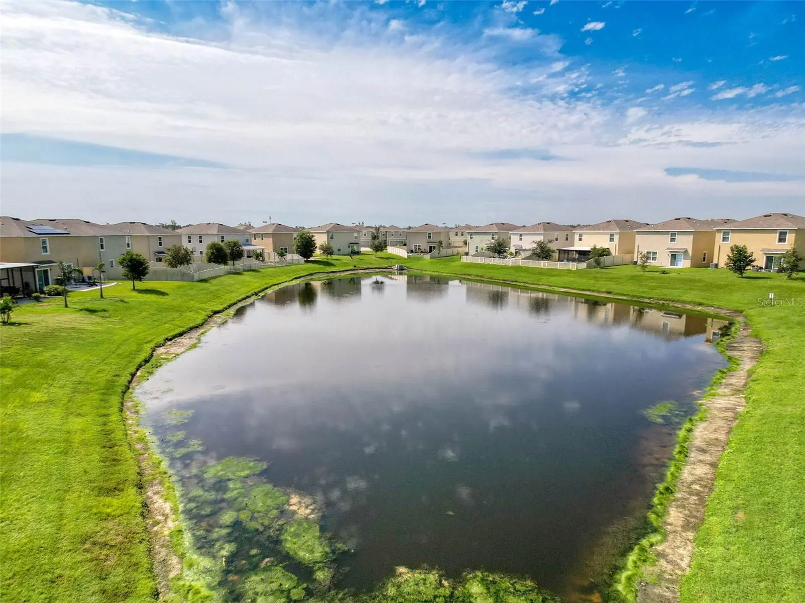 8089 PELICAN REED CIR
