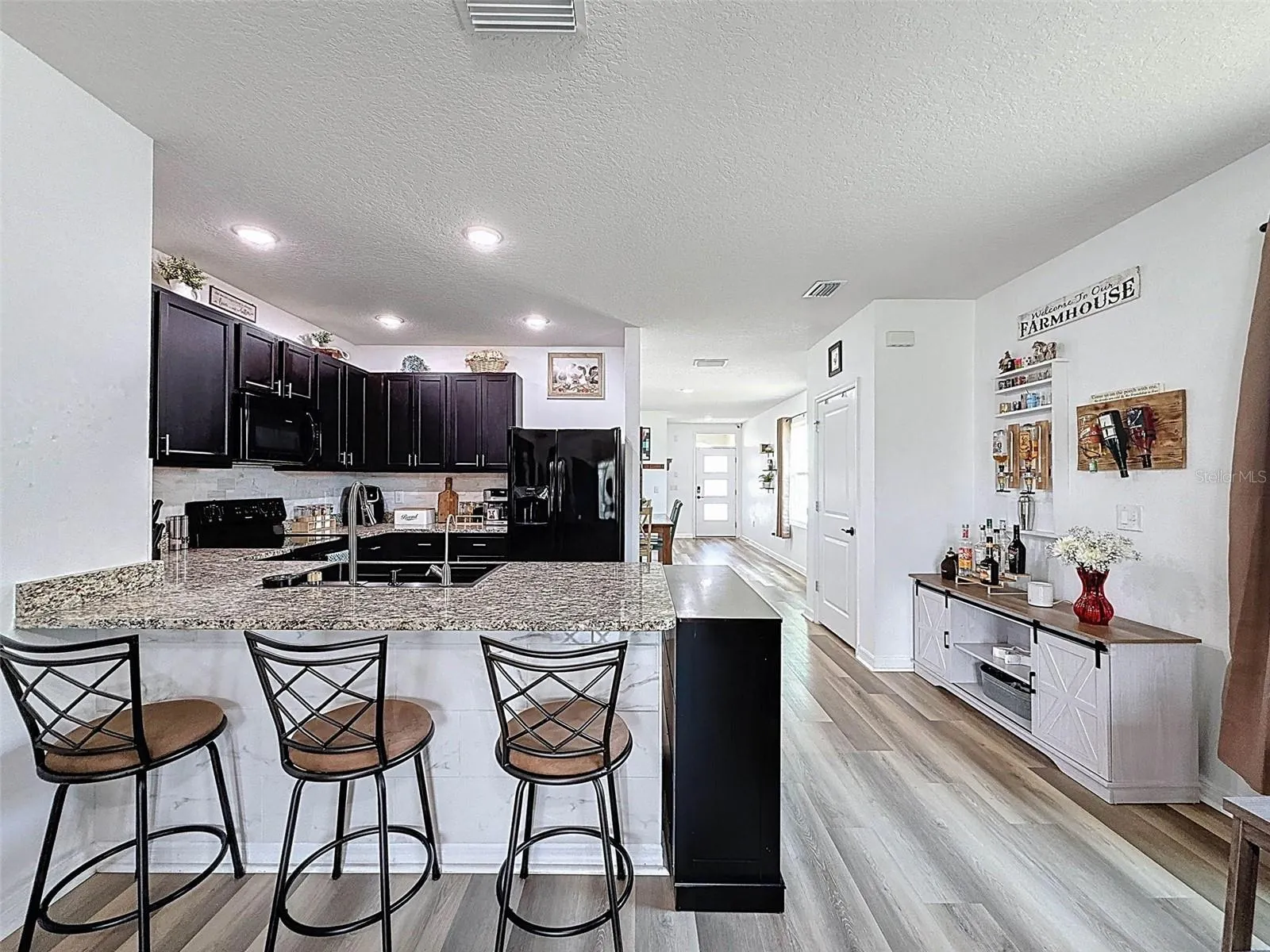 8089 PELICAN REED CIR