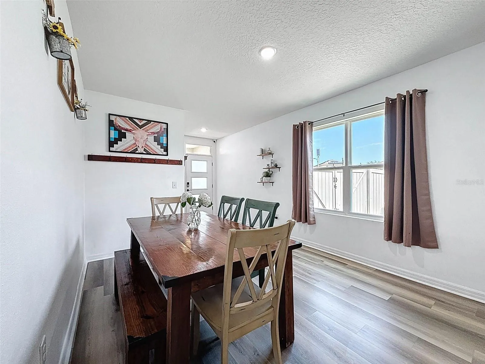 8089 PELICAN REED CIR