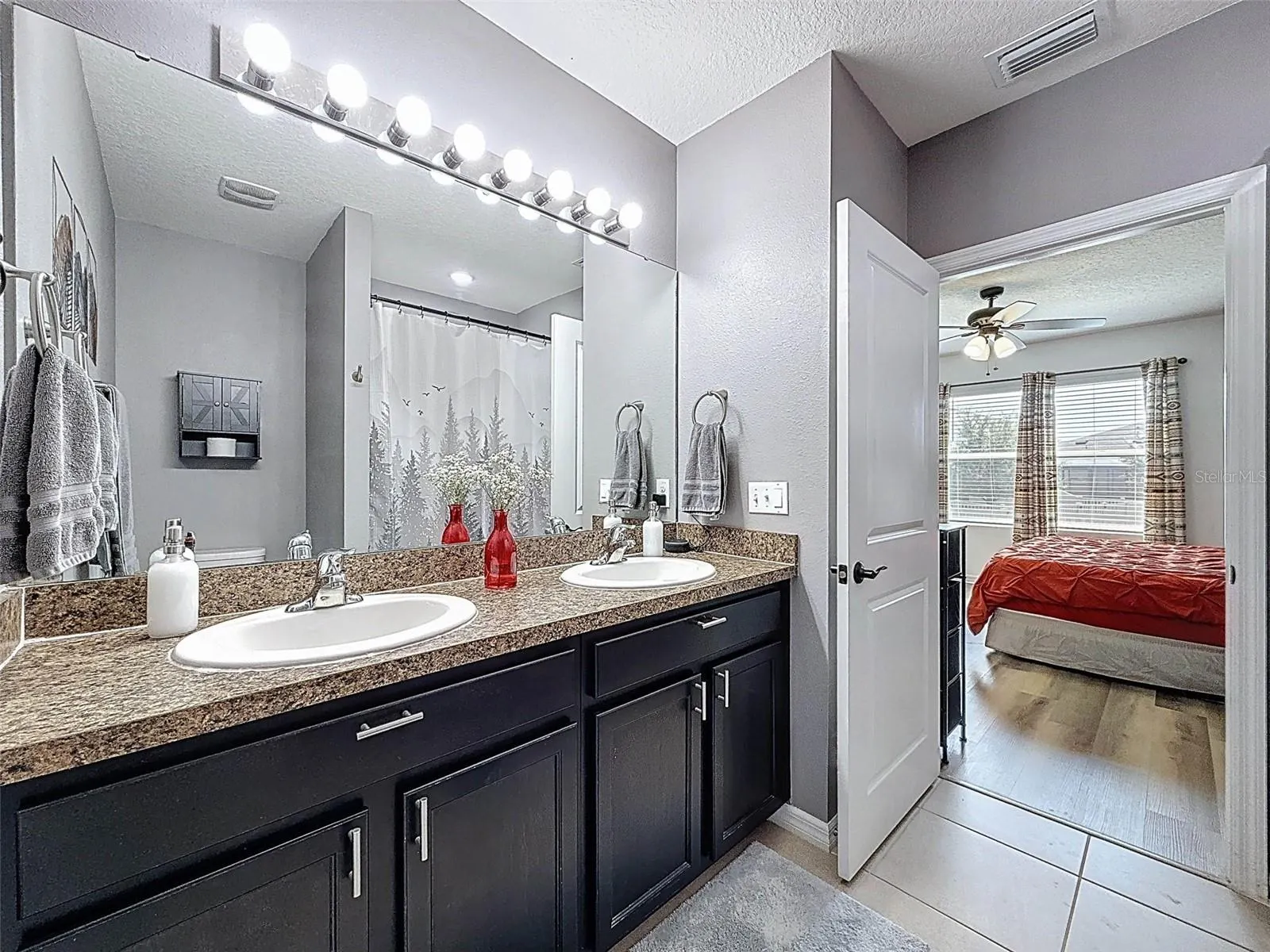 8089 PELICAN REED CIR