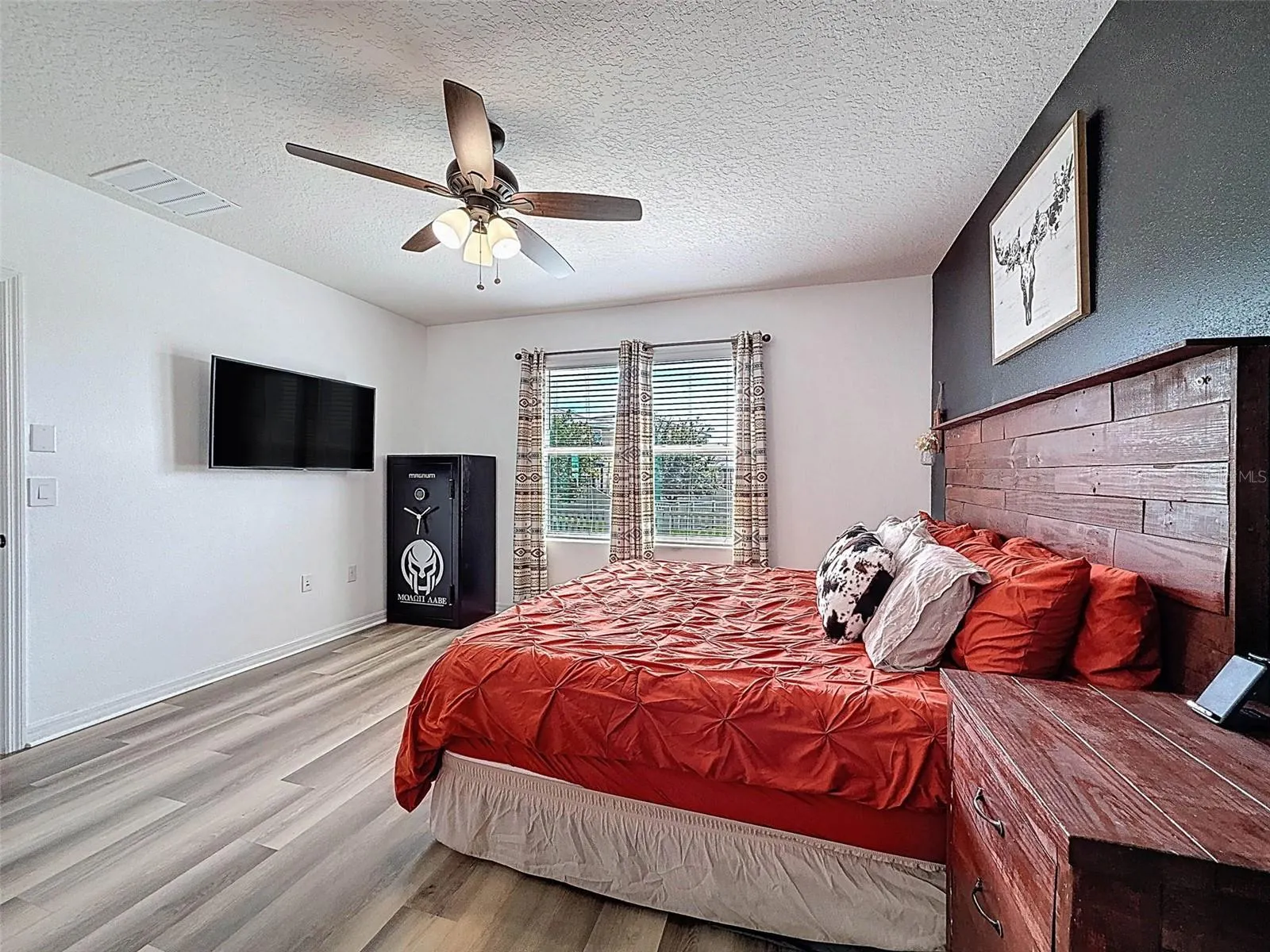 8089 PELICAN REED CIR