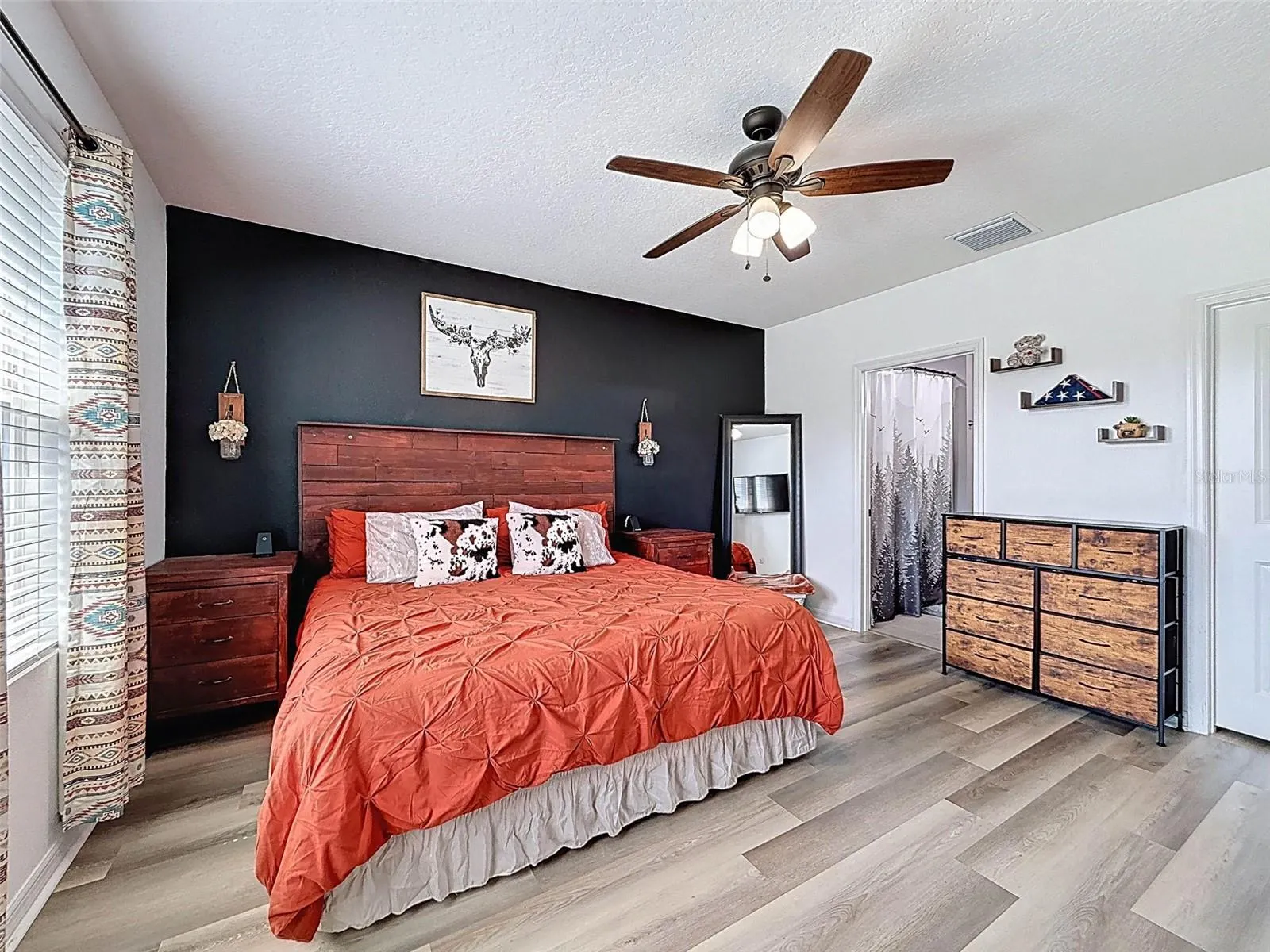 8089 PELICAN REED CIR