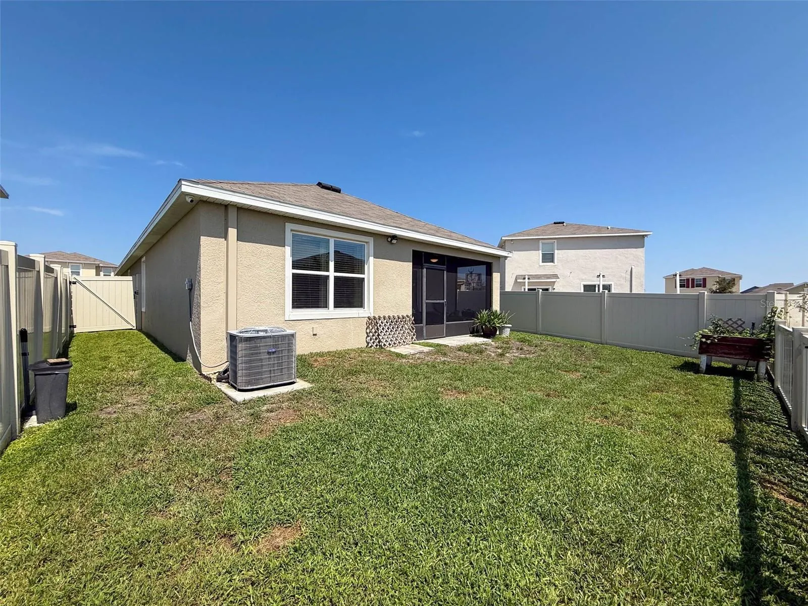 8089 PELICAN REED CIR