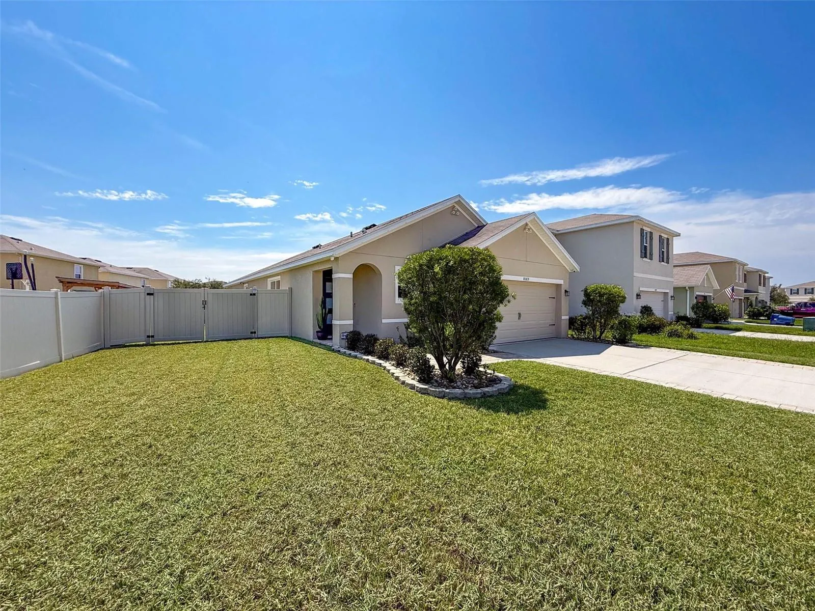 8089 PELICAN REED CIR