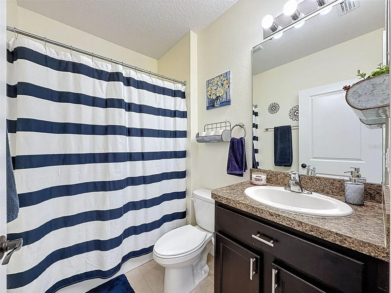8089 PELICAN REED CIR