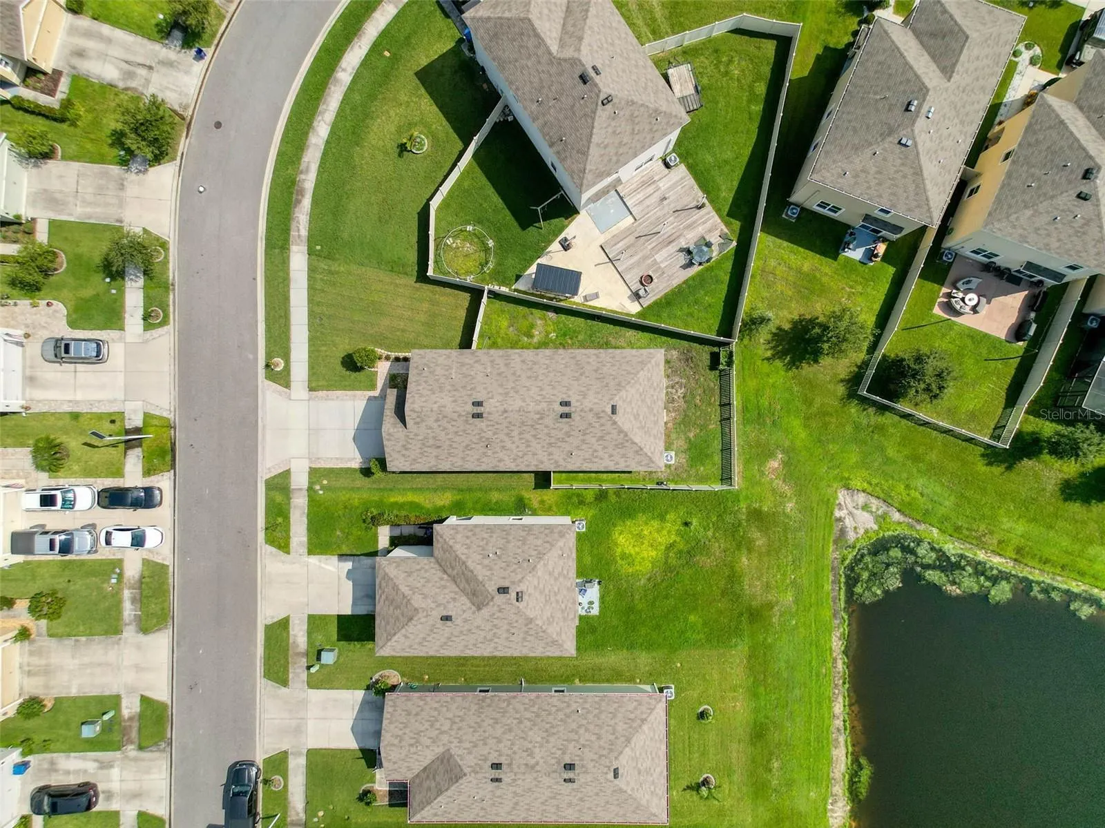 8089 PELICAN REED CIR