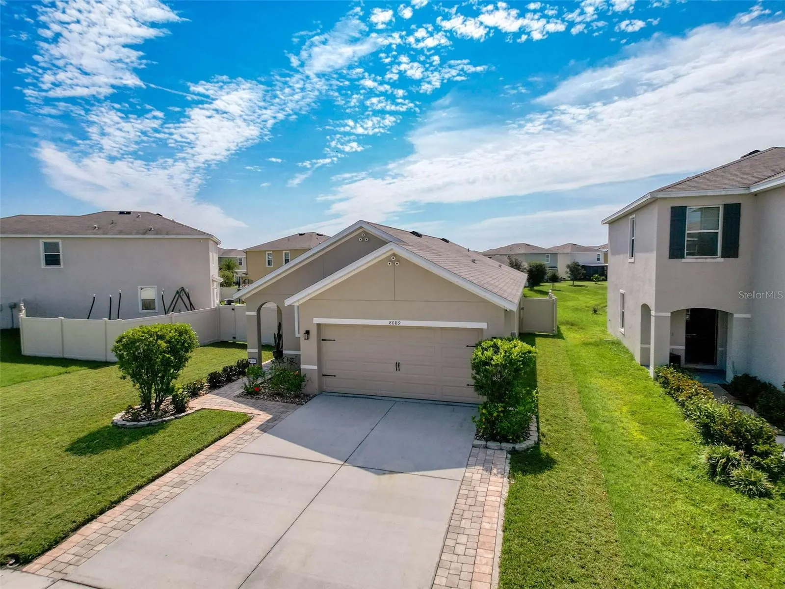 8089 PELICAN REED CIR