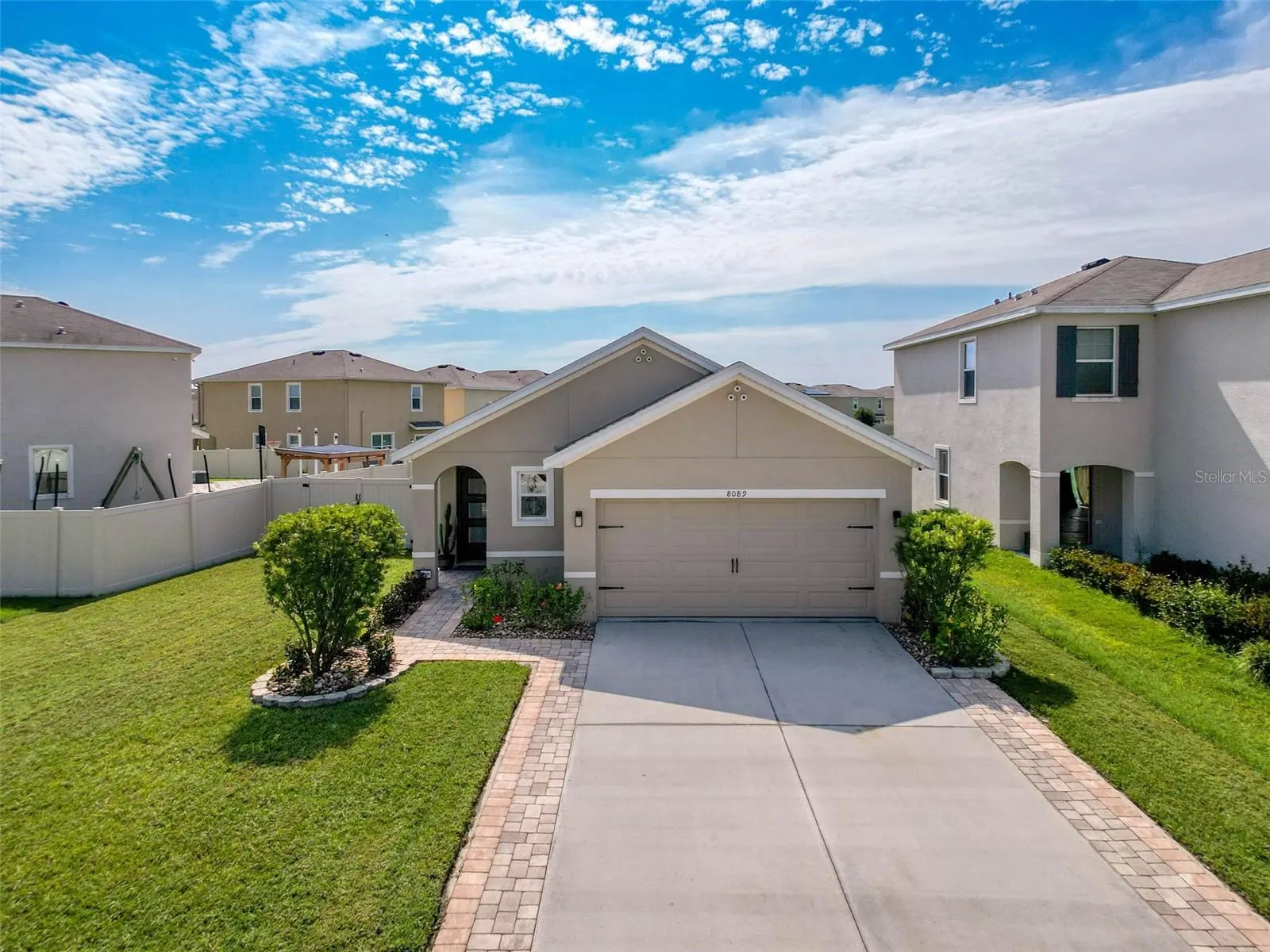 8089 PELICAN REED CIR