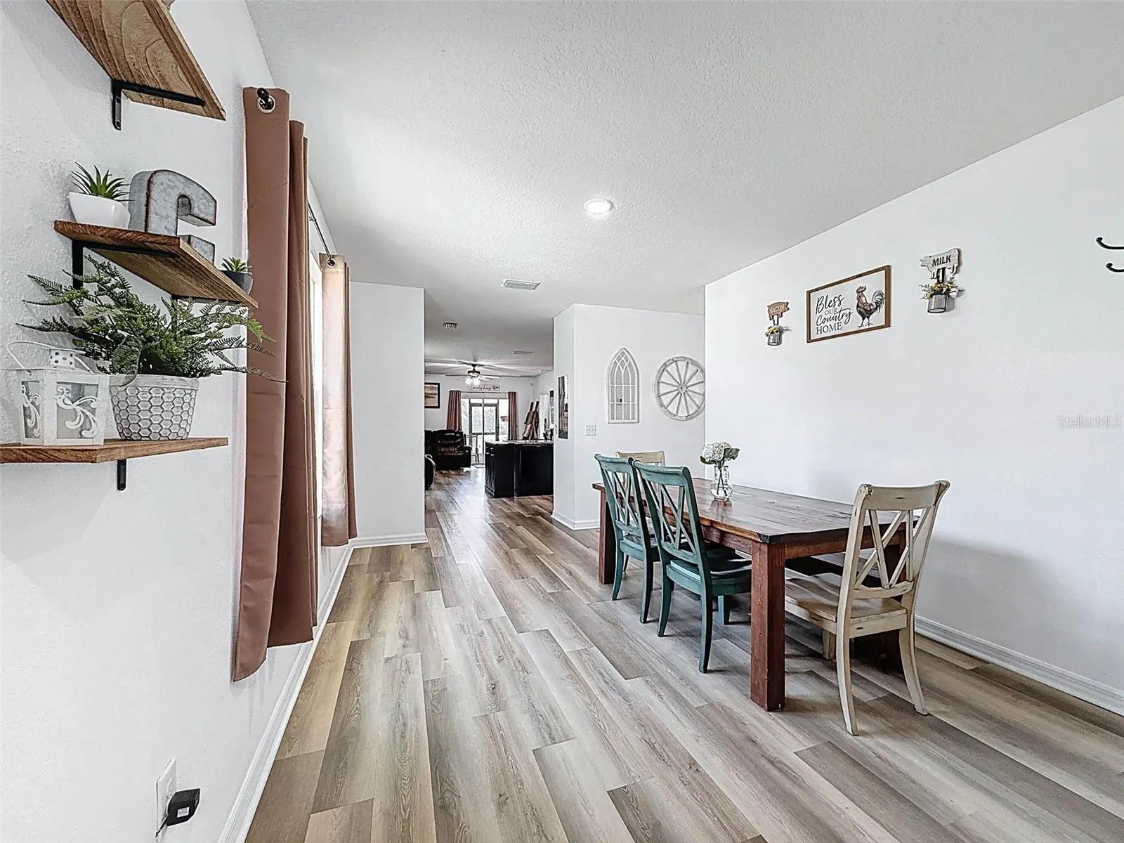 8089 PELICAN REED CIR